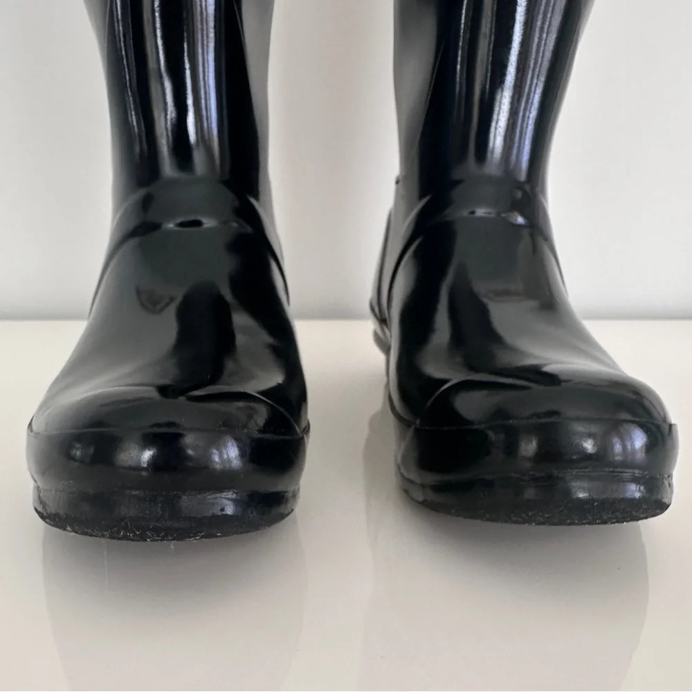 Women’s Tall Black Gloss Hunter rain boots in size 8 - Picture 12 of 15